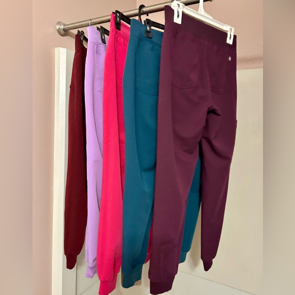 Figs Zamora Jogger Scrub Pants - Picture 3 of 5